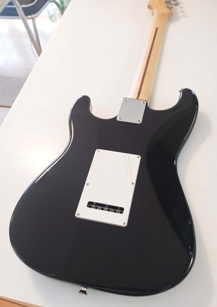 【新品同様・美品】Fender ストラトキャスター【ショートスケール】