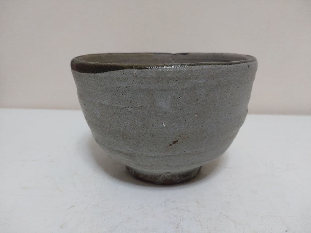 西岡小十 唐津皮鯨茶碗 共箱 共布 栞 茶道具