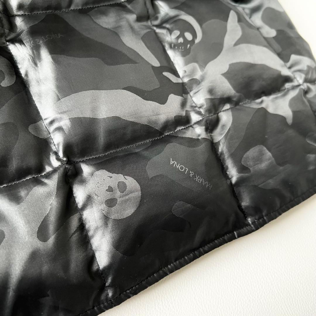 3265【美品】マークアンドロナ　ダウンベスト カモフラ柄 スカルロゴ　S 黒