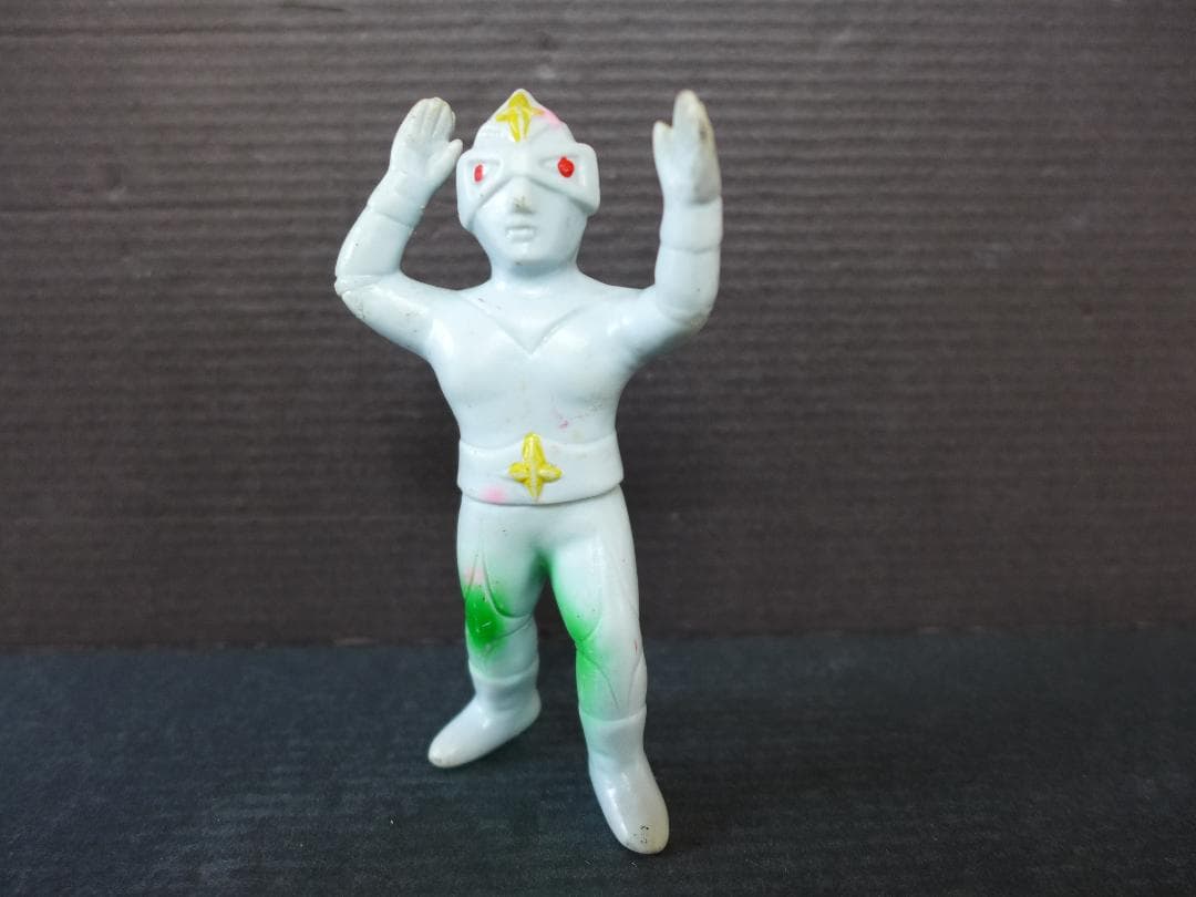 時代物　ミラーマン　小型ソフビ　フィギュア　円谷プロ刻印入り 　昭和レトロ