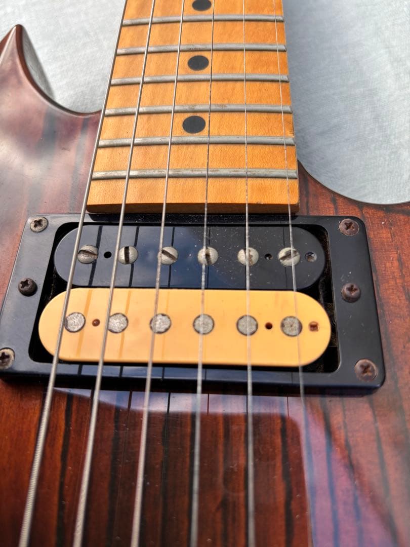 アンティークなKiller Guitars ケ-ス付き 6弦 エレキギター