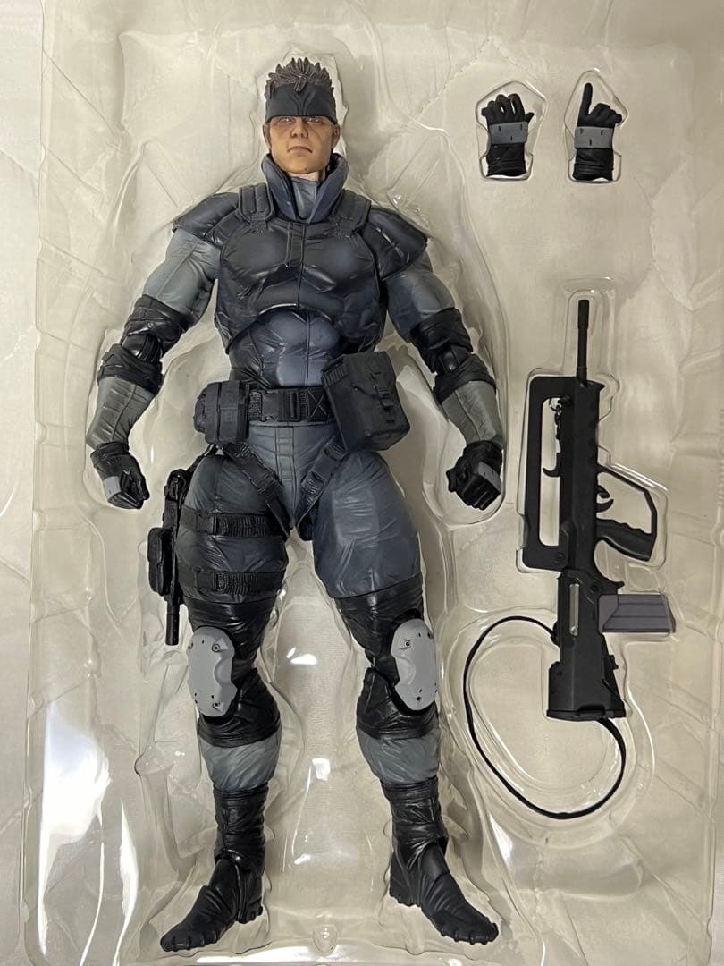 メタルギアソリッド PLAY ARTS改 フィギュア ソリッド・スネーク