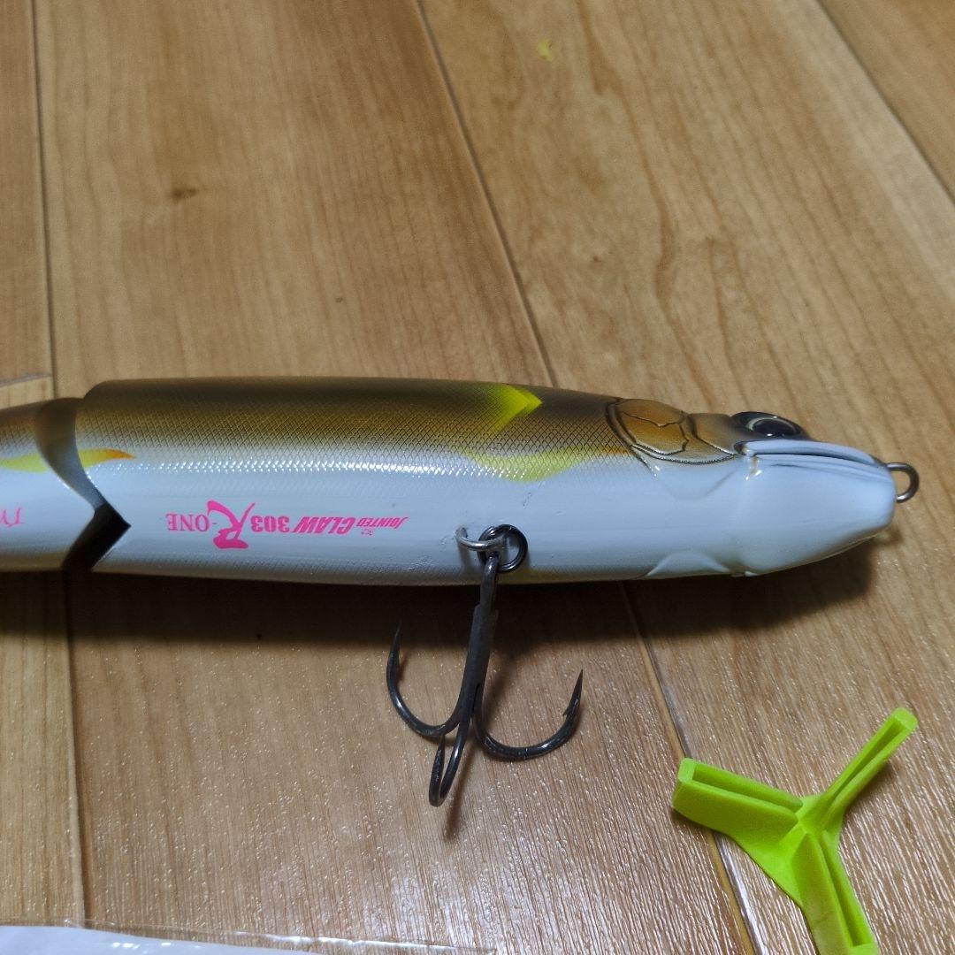 入手困難　ジョインテッドクロー 尺ワン 303　落ち鮎だと思われます