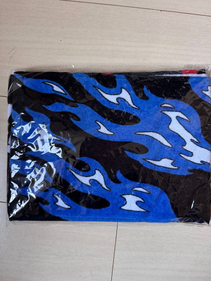 ONE OK ROCK LIVE Tシャツ、マフラータオル