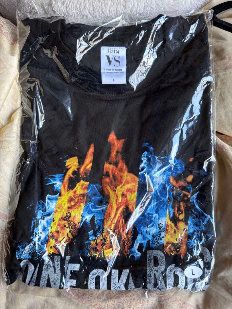 ONE OK ROCK LIVE Tシャツ、マフラータオル