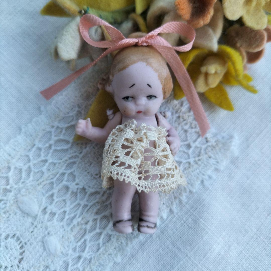 ドイツ　アンティーク　HERTWIG ミニチュアビスクドール　頭にリボン　女の子