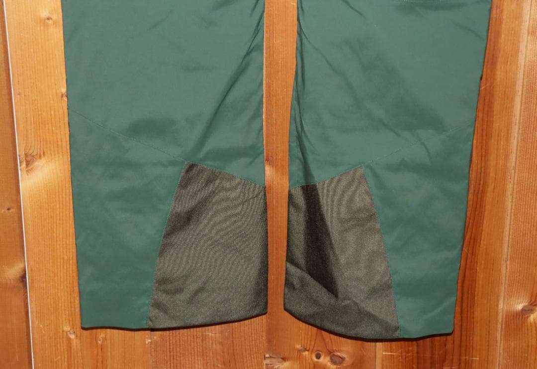 新品 ゴールドウイン Gソリッド カラー ワイド 中綿スキーパンツ (XL)Ⓗ