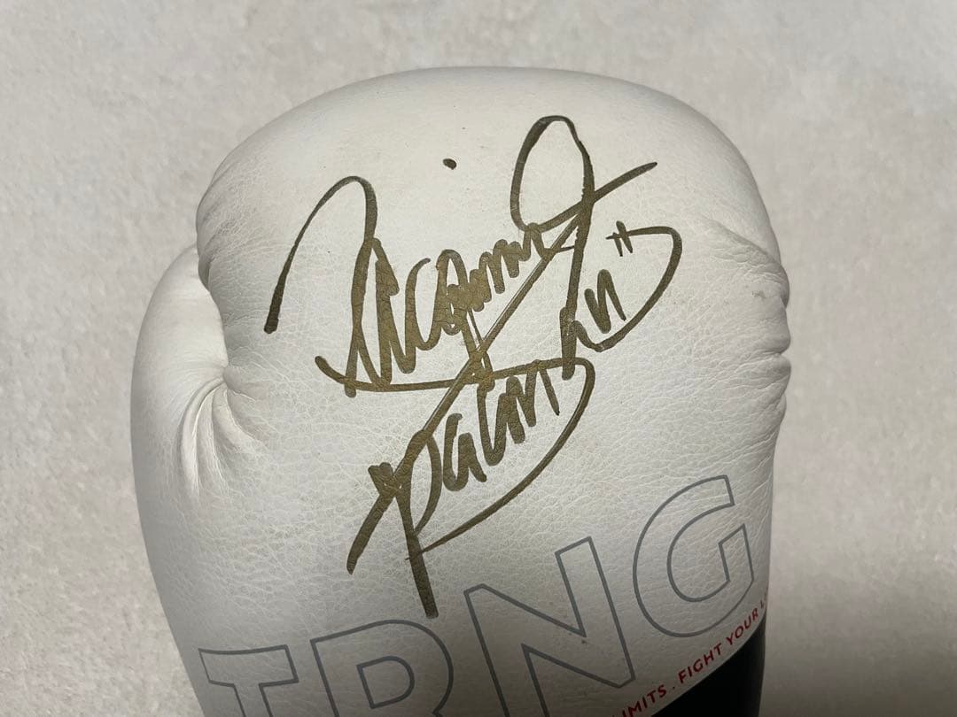 パッキャオTRNG ボクシンググローブ 8oz 直筆サイン入り右のみ