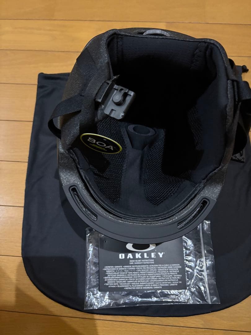 OAKLEY マットブラック ヘルメット Mサイズ