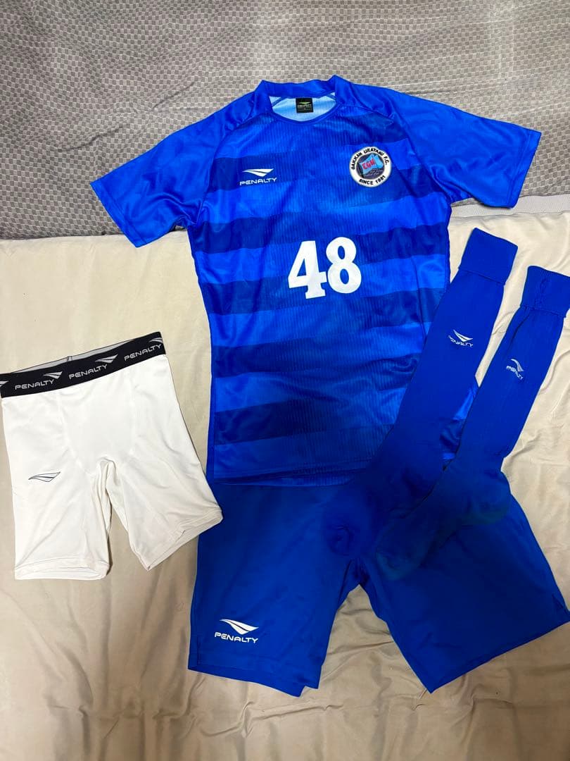 学館浦安高校サッカー部　ユニフォーム　L ホーム&アウェーセット　スパッツ付属