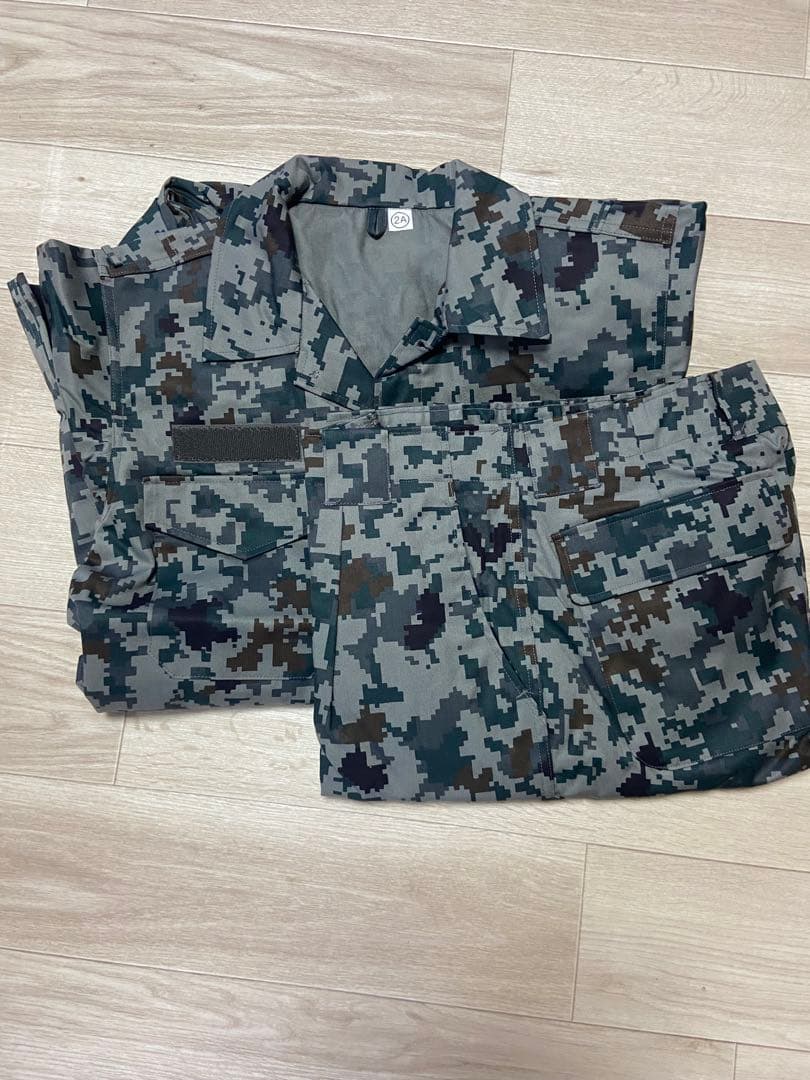 【官品ではありません】　新品未使用❗️航空自衛隊　デジタル迷彩作業服　２Ａ　上下