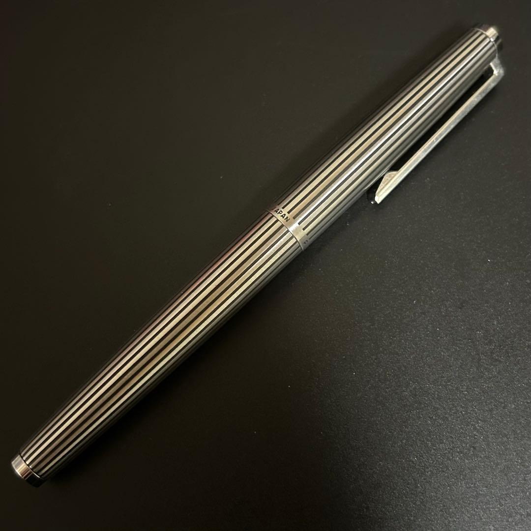 パイロット カスタム 万年筆 K-500SS 蝕刻ストライプ 18KWG F