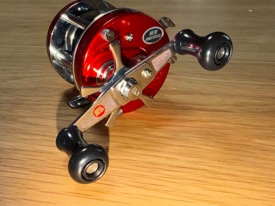 アブガルシアAmbassadeur 5501C ファクトリーチューンレッド