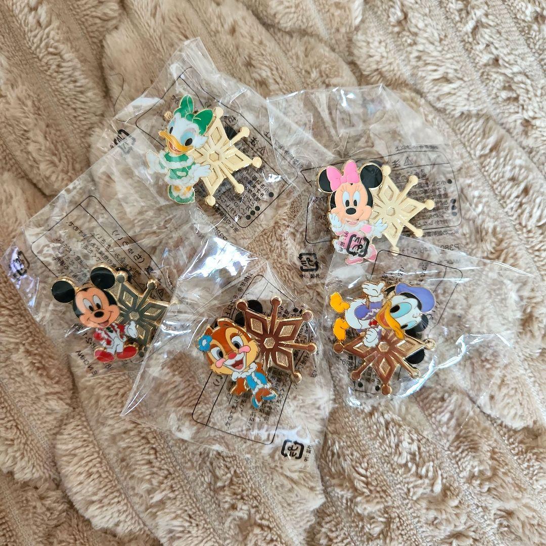 ディズニー　アブーズバザール・ジャングルカーニバル　ピンバッジ　43種　被りなし