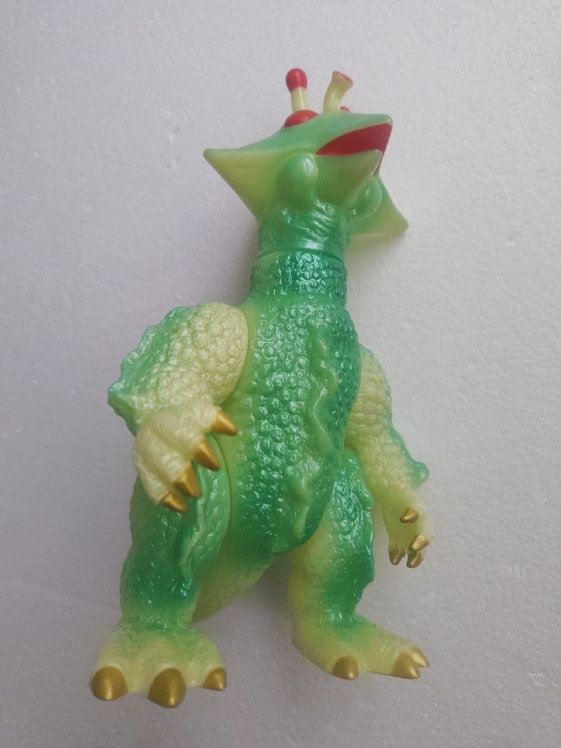 マルサン　ギララ蓄光　ソフビ