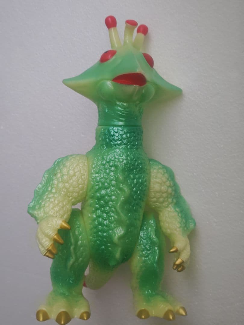 マルサン　ギララ蓄光　ソフビ