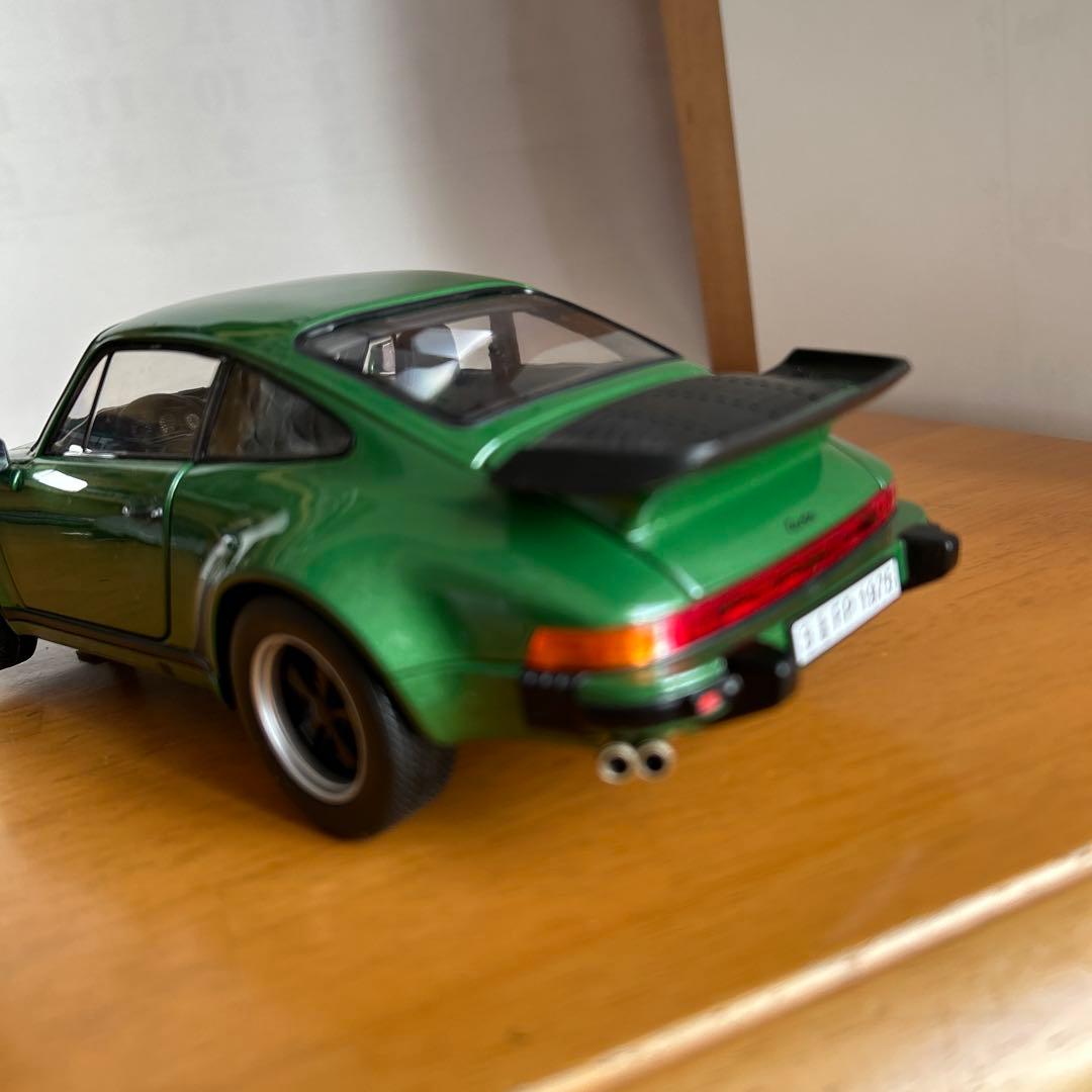 1/18ノレブ　ポルシェ911ダーボー