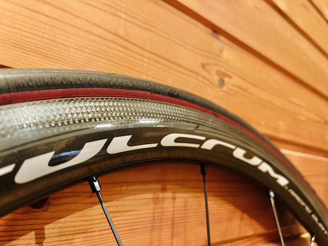 フルクラム レーシング クアトロカーボン クリンチャー