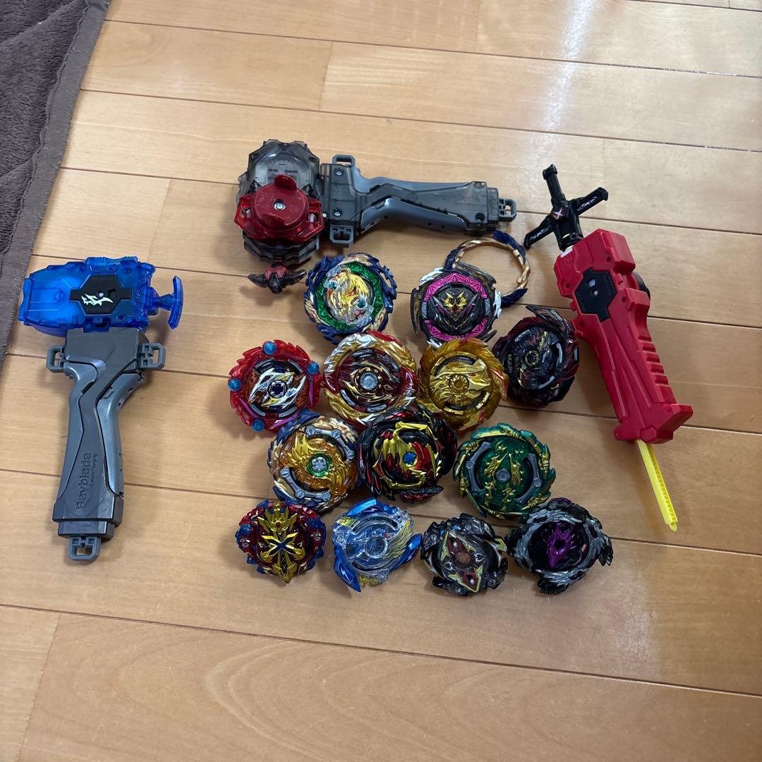 ベイブレードセット 16個とハンドル2個
