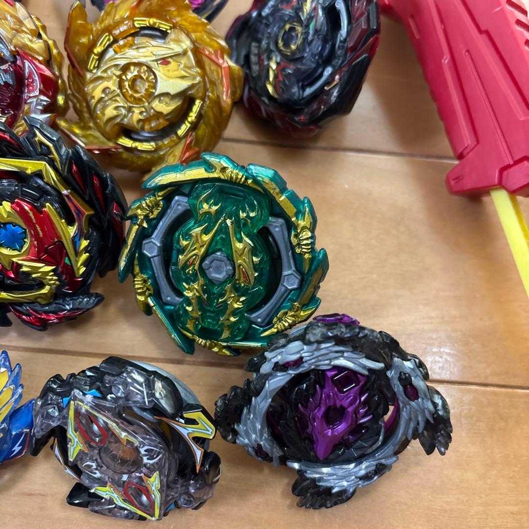 ベイブレードセット 16個とハンドル2個