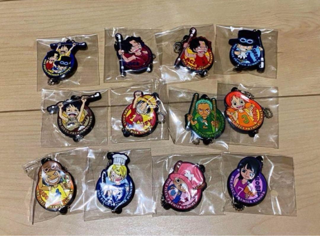 ONEPIECE USJ ジャンプショップ キーホルダー 輩缶バッジ まとめ売り