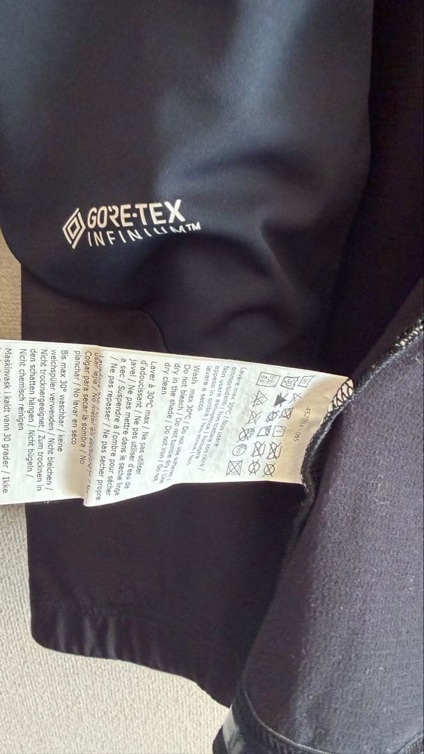 カステリ GORE-TEX INFINIUM ジャケット 本日限定価格‼️