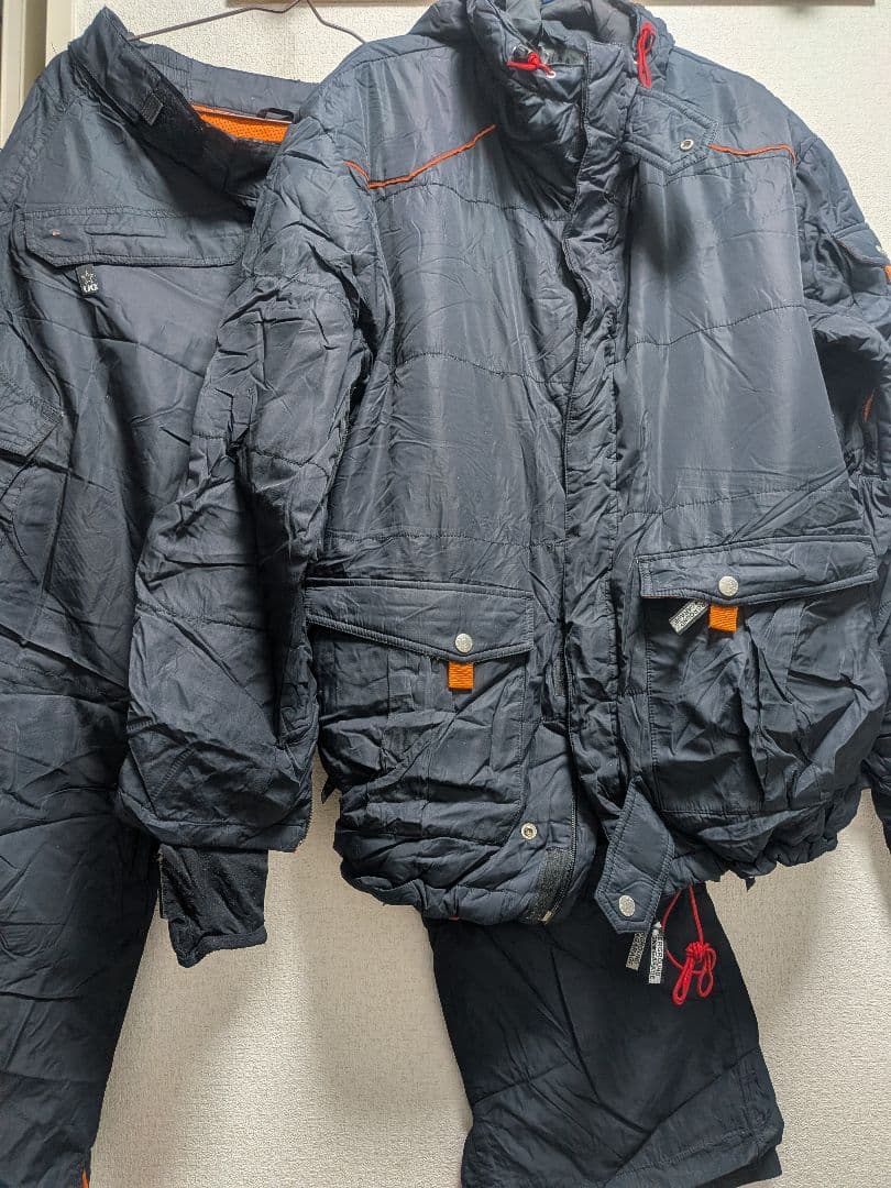 ブラック キルティングジャケット フード付き