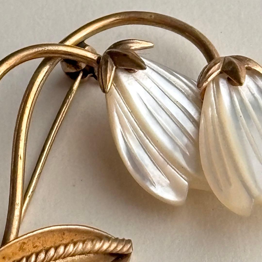 【フランス】1900年代 アンティークブローチ すずらん マザーオブパール 金色