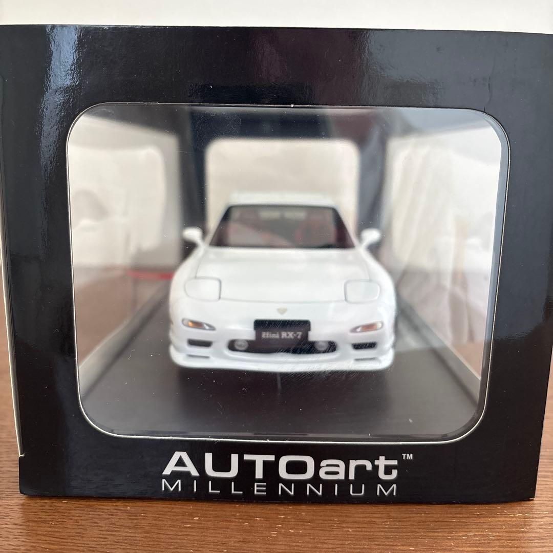 オートアート　マツダ　アンフィニ　RX-7 FD3S ホワイト　1/18