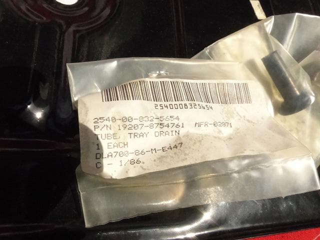 JEEP バッテリートレイ とドレンチューブ Ｍ151 Ｍ151Ａ2 ジープ　7