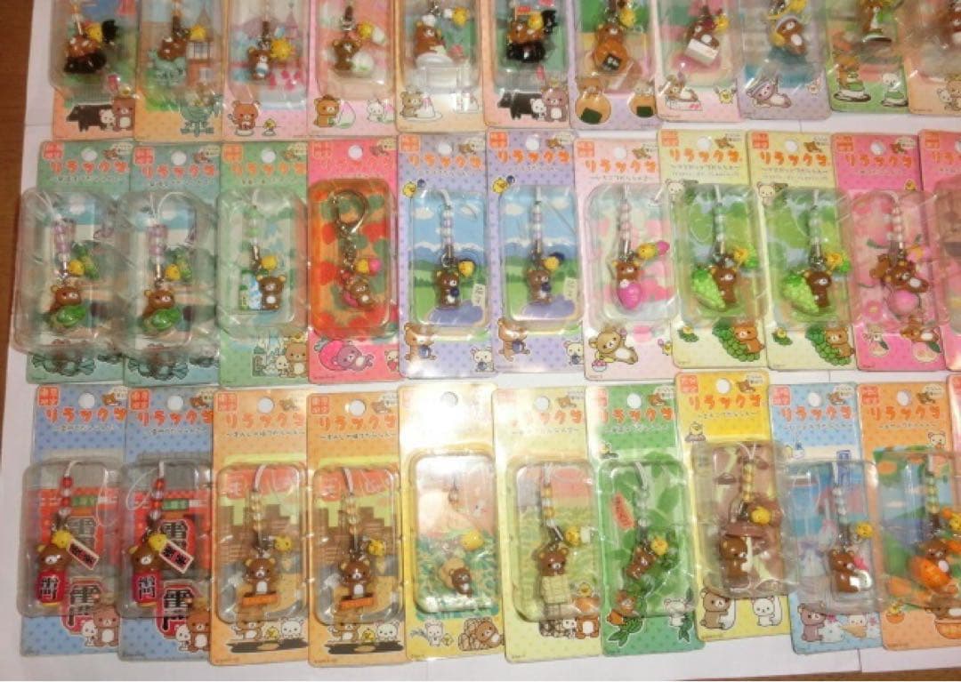 リラックマ　ご当地グッズ　チャームストラップ等　約69個