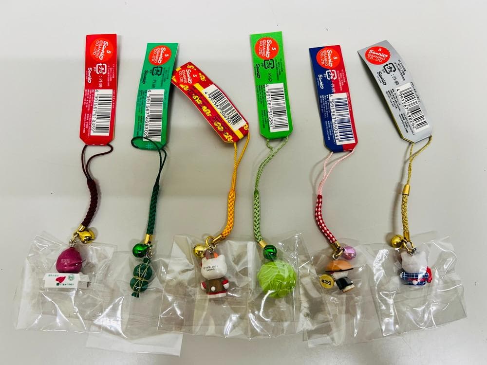 ◆サンリオ HELLO KITTY ご当地ストラップ 41個セット 08273