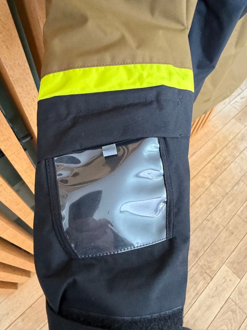 DESCENTE 子ども用スキーウェアセット