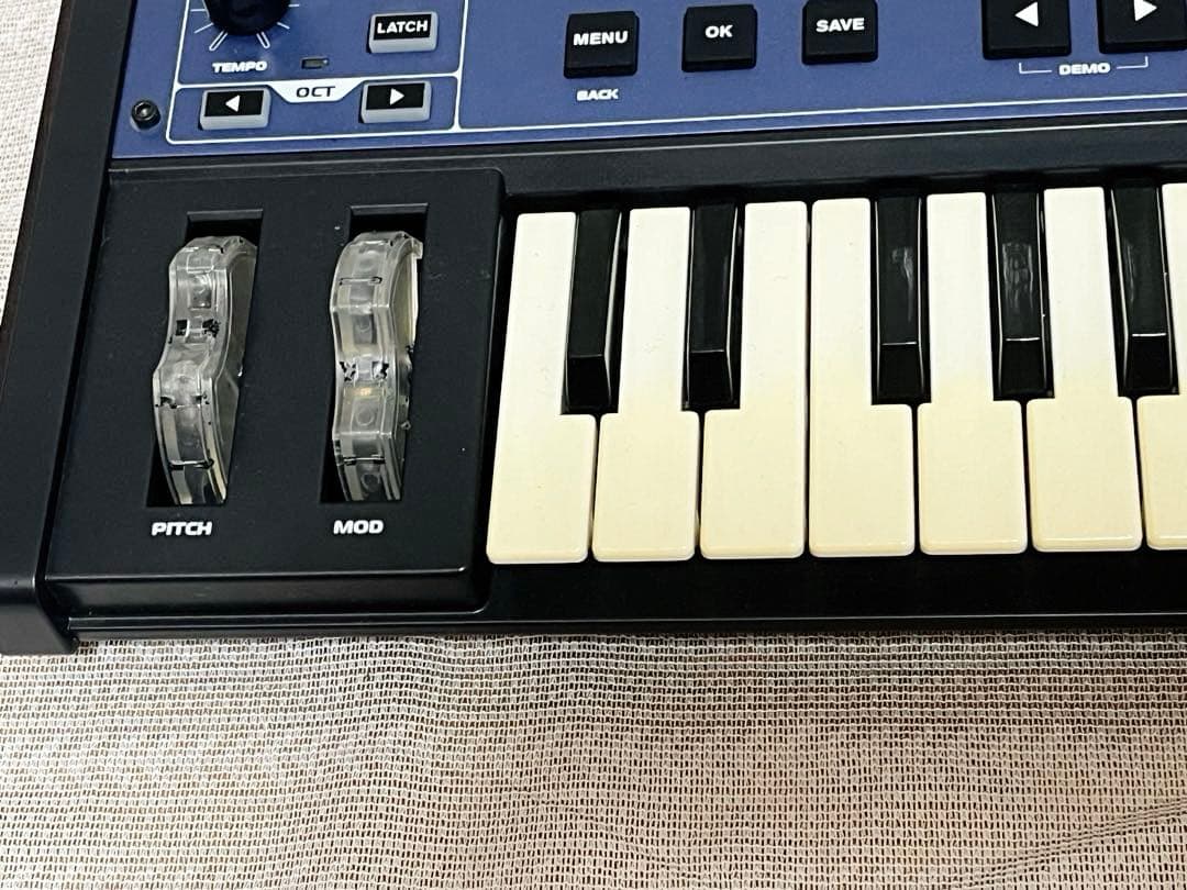 Novation MININOVA　シンセサイザー