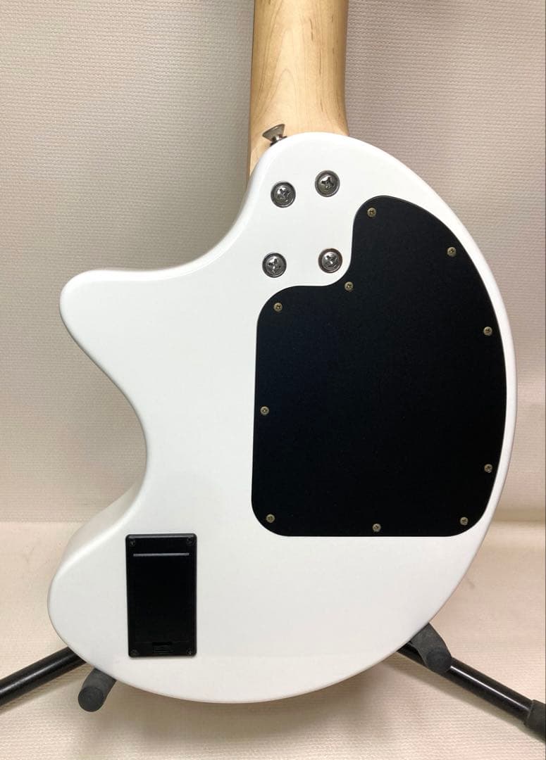 FERNANDES ZO-3 BASS ホワイト アンプ内蔵 ショートスケール