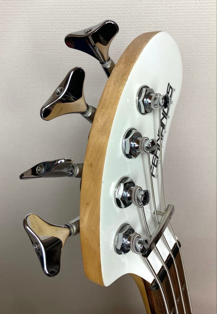 FERNANDES ZO-3 BASS ホワイト アンプ内蔵 ショートスケール