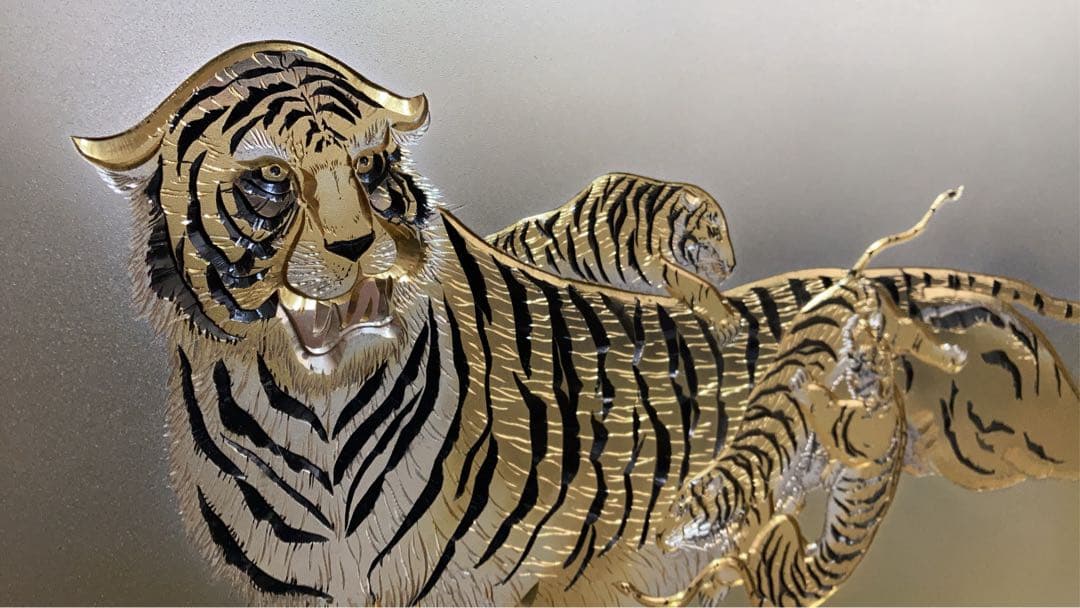 銅板　虎　一刀彫り