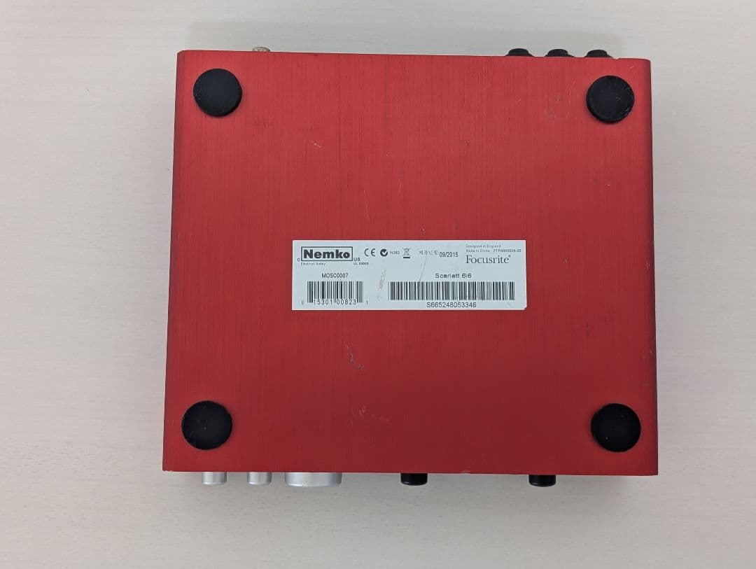 Focusrite Scarlett USBオーディオインターフェース