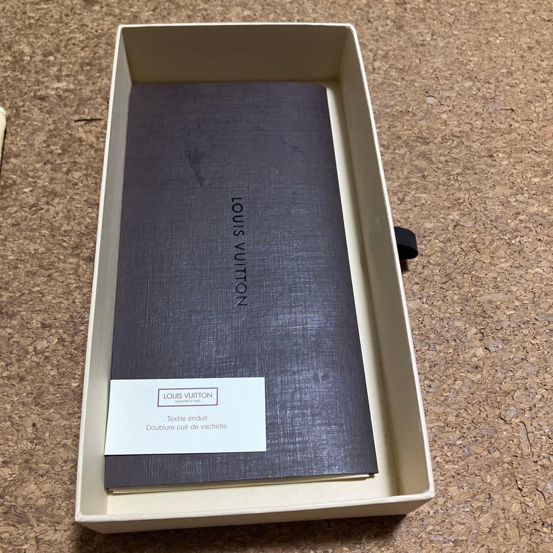 LOUIS VUITTON ギフト箱 クリーム色