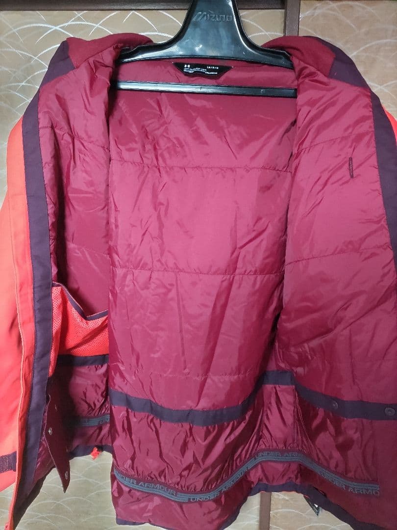 新品タグ付き UNDER ARMOUR ジャケット