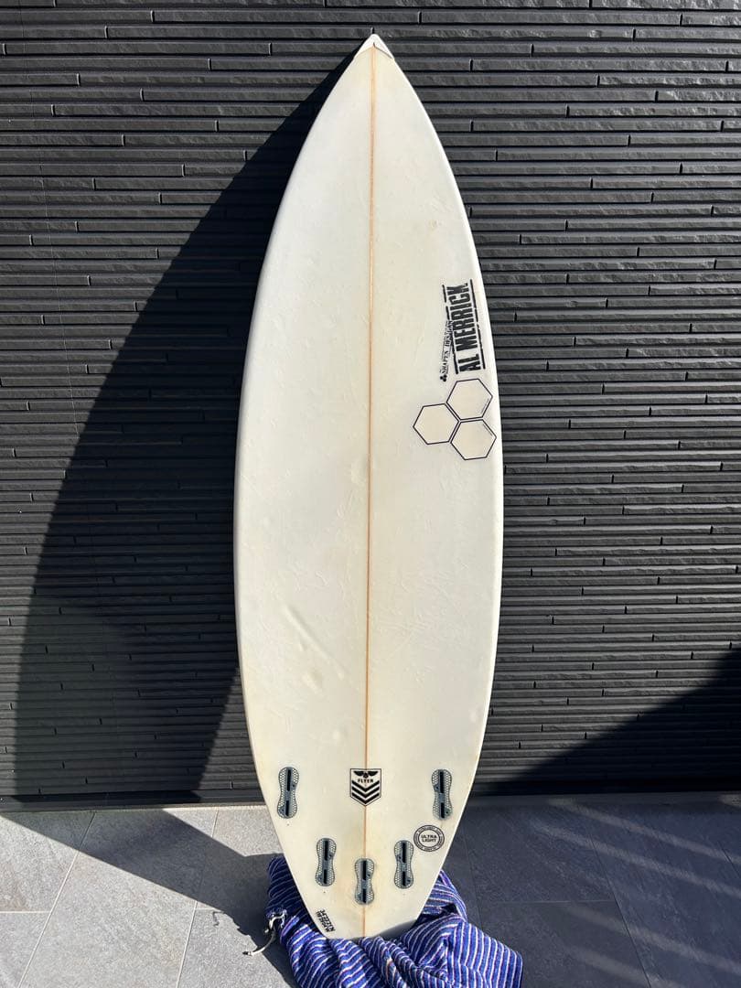 アルメリック　ニューフライヤー　5'7 25l fcs2ハードケースで発送