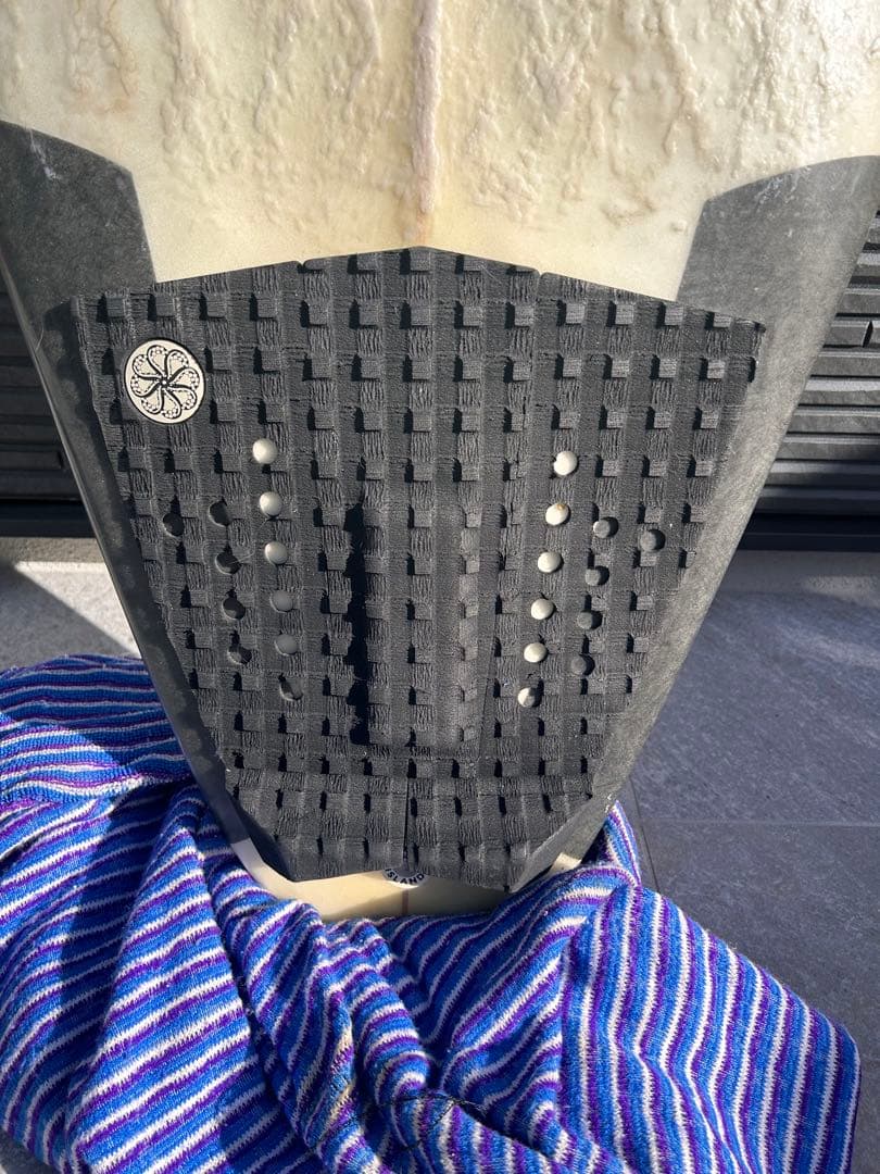 アルメリック　ニューフライヤー　5'7 25l fcs2ハードケースで発送