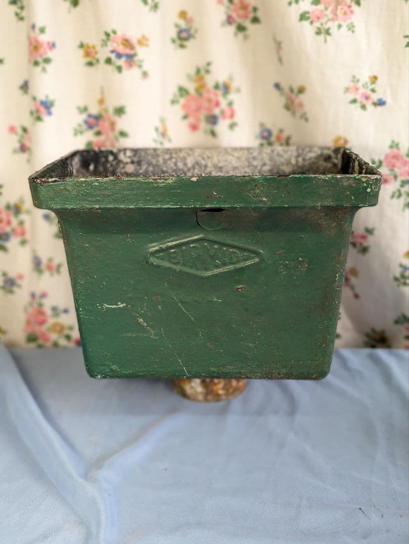 イギリス アンティーク アルミ製 壁掛けプランター 植木鉢 ドレインホッパー