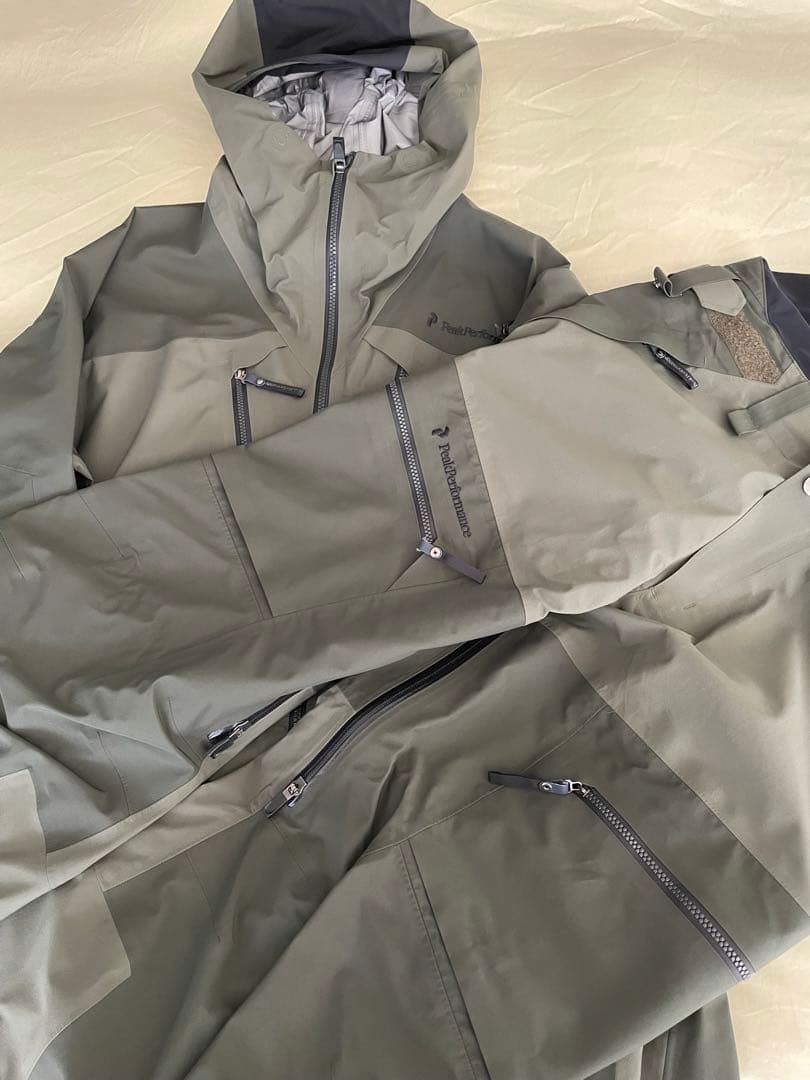 スキー PeakPerfomance HeliverticalJacet M