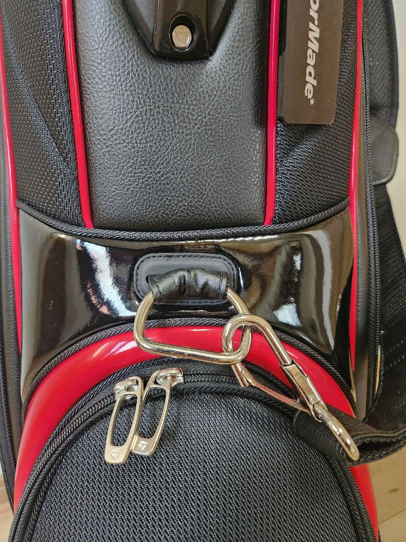 美品 テーラーメイド SY202 キャディバッグ 9型 赤×黒 フード付き