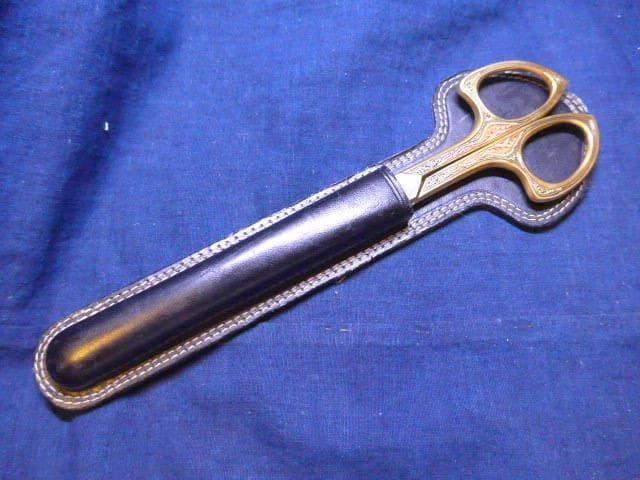 全長24センチ　ドイツ　ゾーリンゲン／DORKOの美しいハサミ　皮のケース付き