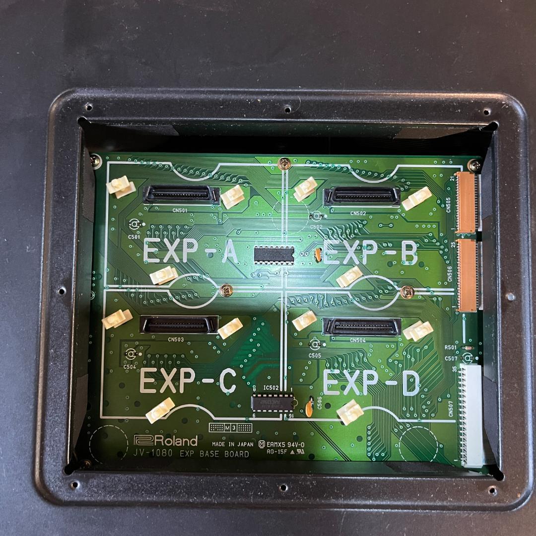 Roland JV-1080 Super JV シンセサイザー