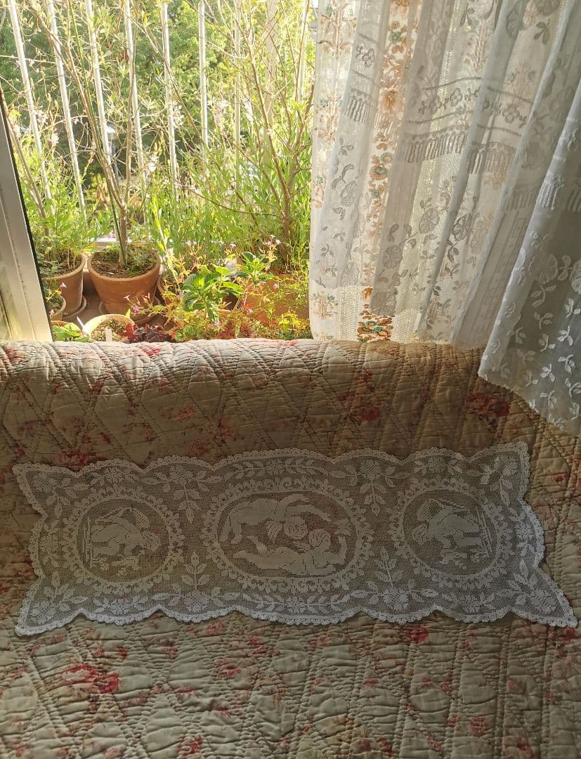 アンティークフランス リネンフィレレース 天使と鳥と蝶 テーブルクロスランナー