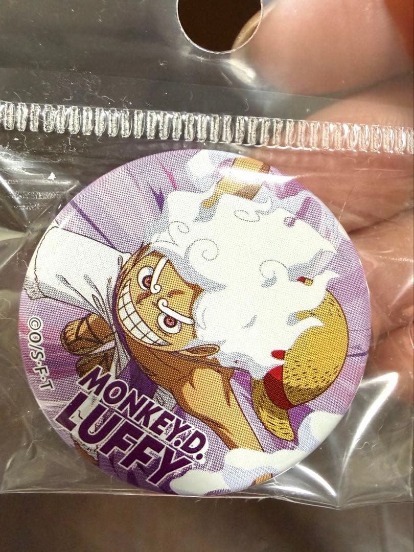 【非売品】ワンピース　缶バッチ　ルフィ　ニカ