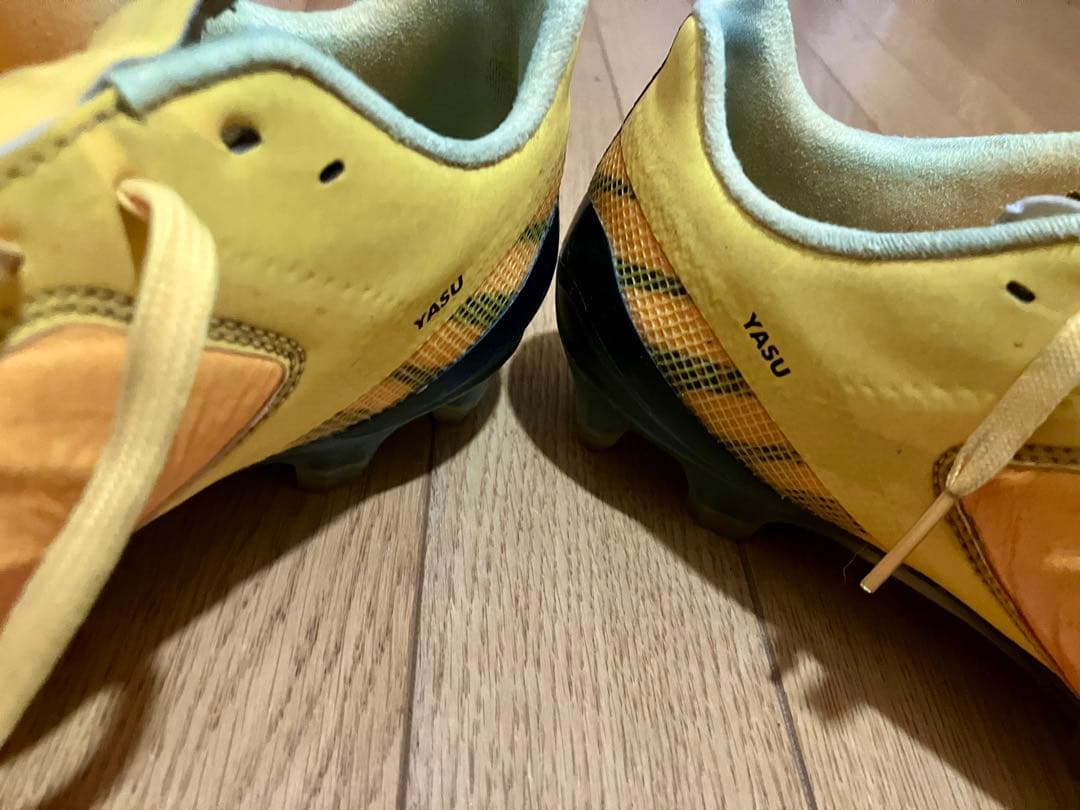 川崎フロンターレ　脇坂泰斗　実使用スパイク　サイン付